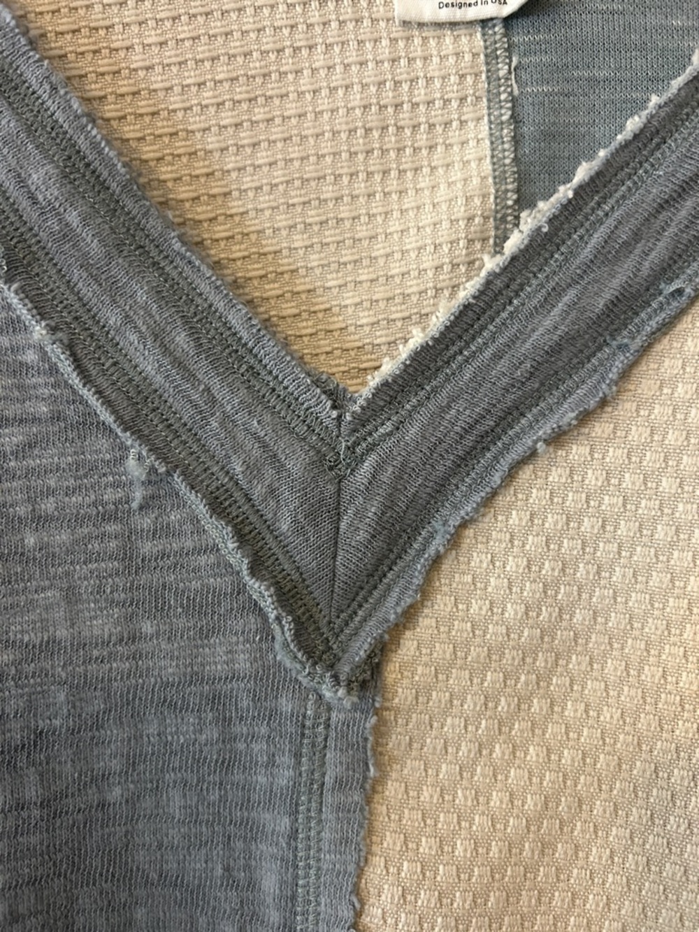 New in Blue & Cream Colorblock Top - Picture 4 of 8